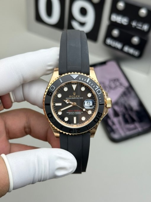 clean Rolex rose gold yacht shipment real shot