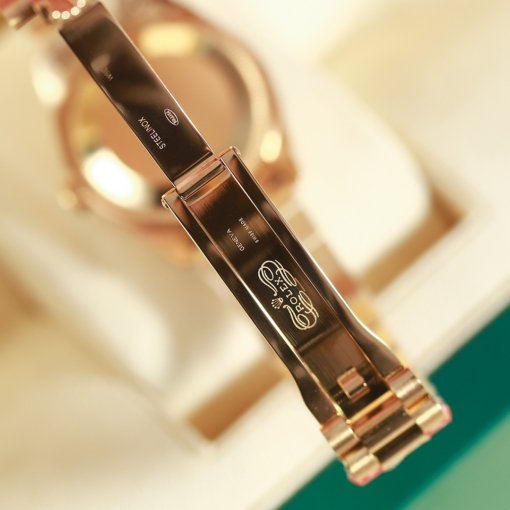 Rolex 31mm women's size Daydate otype - Image 8