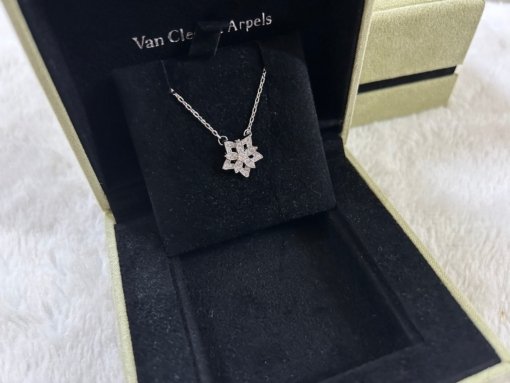 VCA Van Clerk Arpels Small Lotus Diamond Necklace Platinum Rose Gold Gold - 图片 8